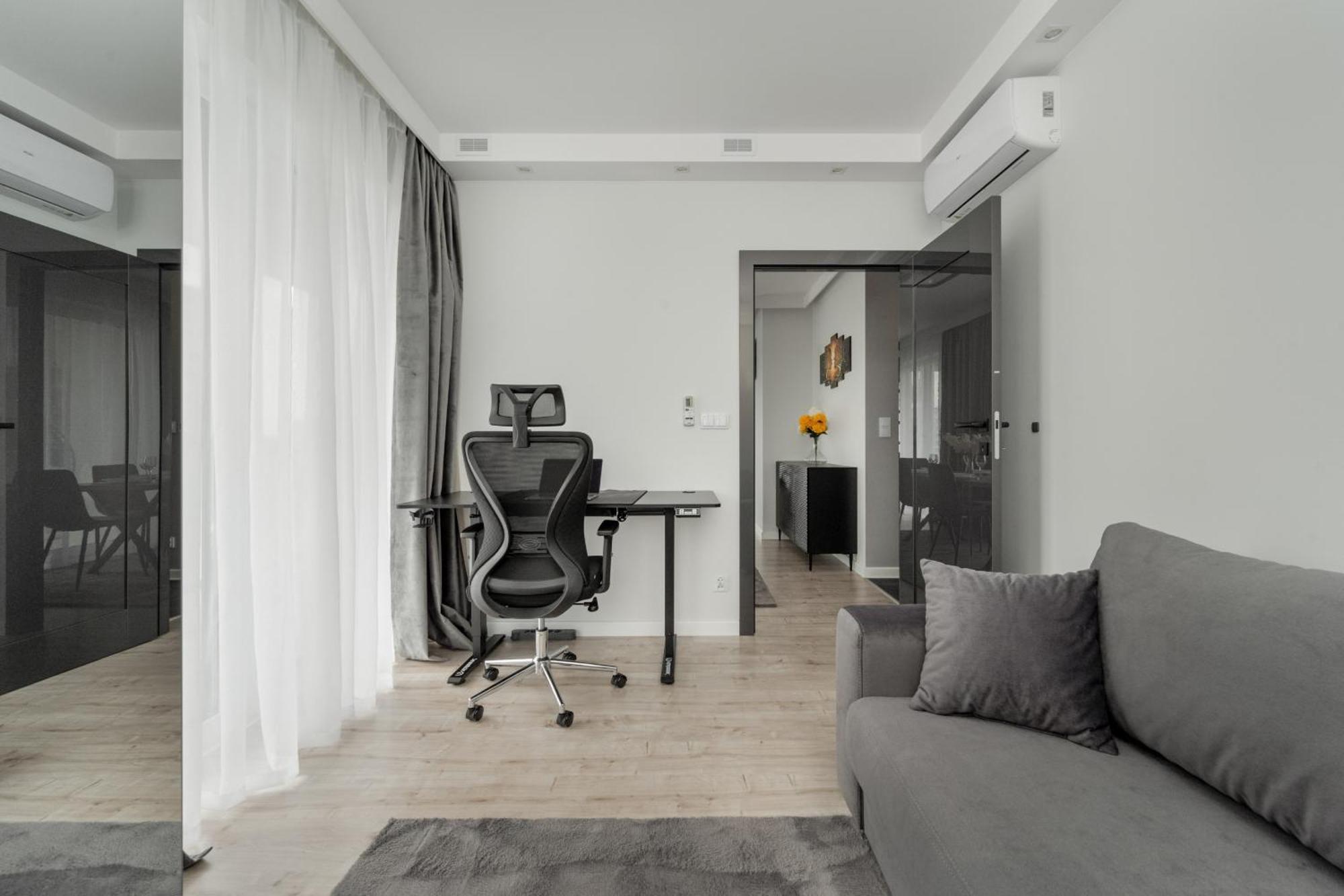 Luksusowy Apartament Z 3 Sypialniami, Klimatyzacja, Parkingiem I Biurkiem We Wroclawiu By Renters Prestige Buitenkant foto