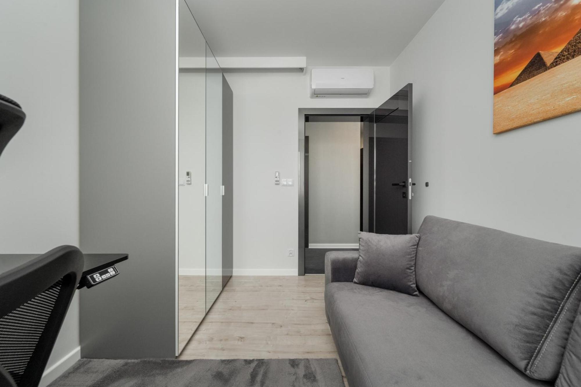 Luksusowy Apartament Z 3 Sypialniami, Klimatyzacja, Parkingiem I Biurkiem We Wroclawiu By Renters Prestige Buitenkant foto