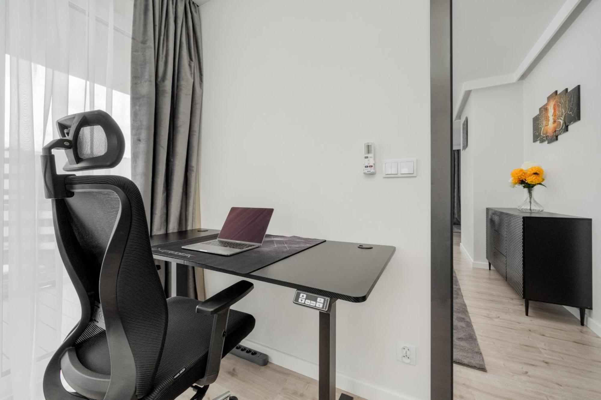Luksusowy Apartament Z 3 Sypialniami, Klimatyzacja, Parkingiem I Biurkiem We Wroclawiu By Renters Prestige Buitenkant foto